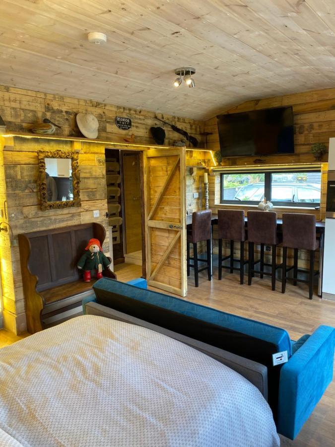 Willow Court Farm Studio East & Petting Farm, 8 Mins To Legoland & Windsor, 15 Mins To Lapland Uk Екстер'єр фото